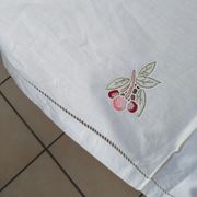 Embroidered tablecloth and open fruit decoration - 12 assorted towels
