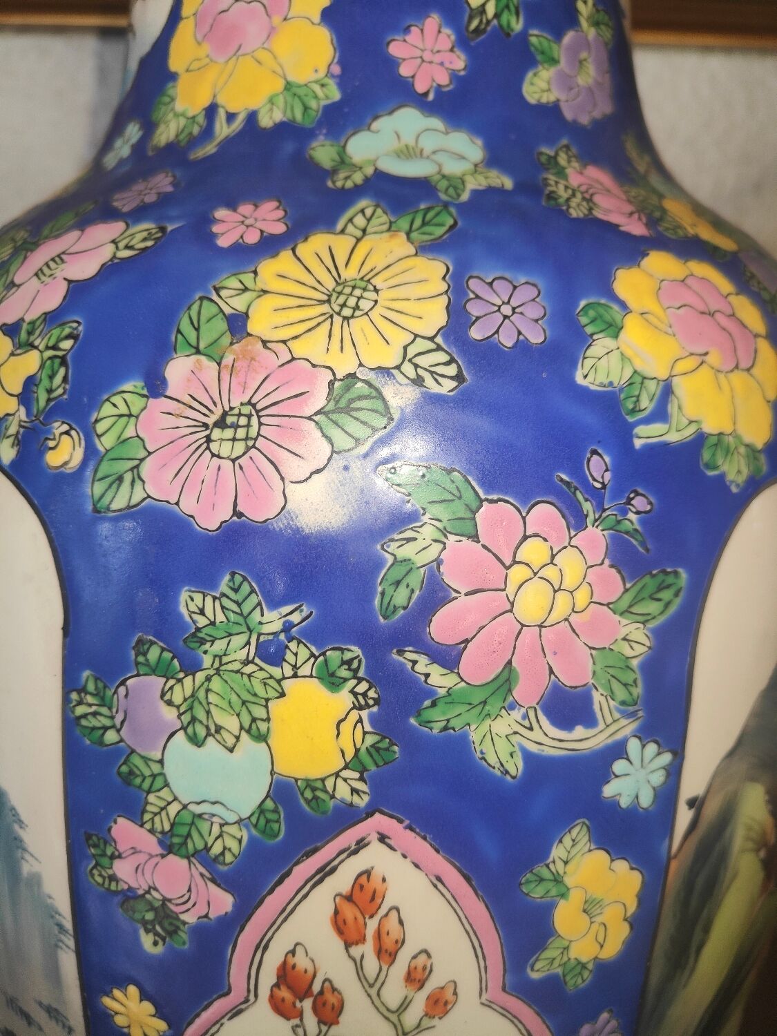 Chinese vase early twentieth century enamelled