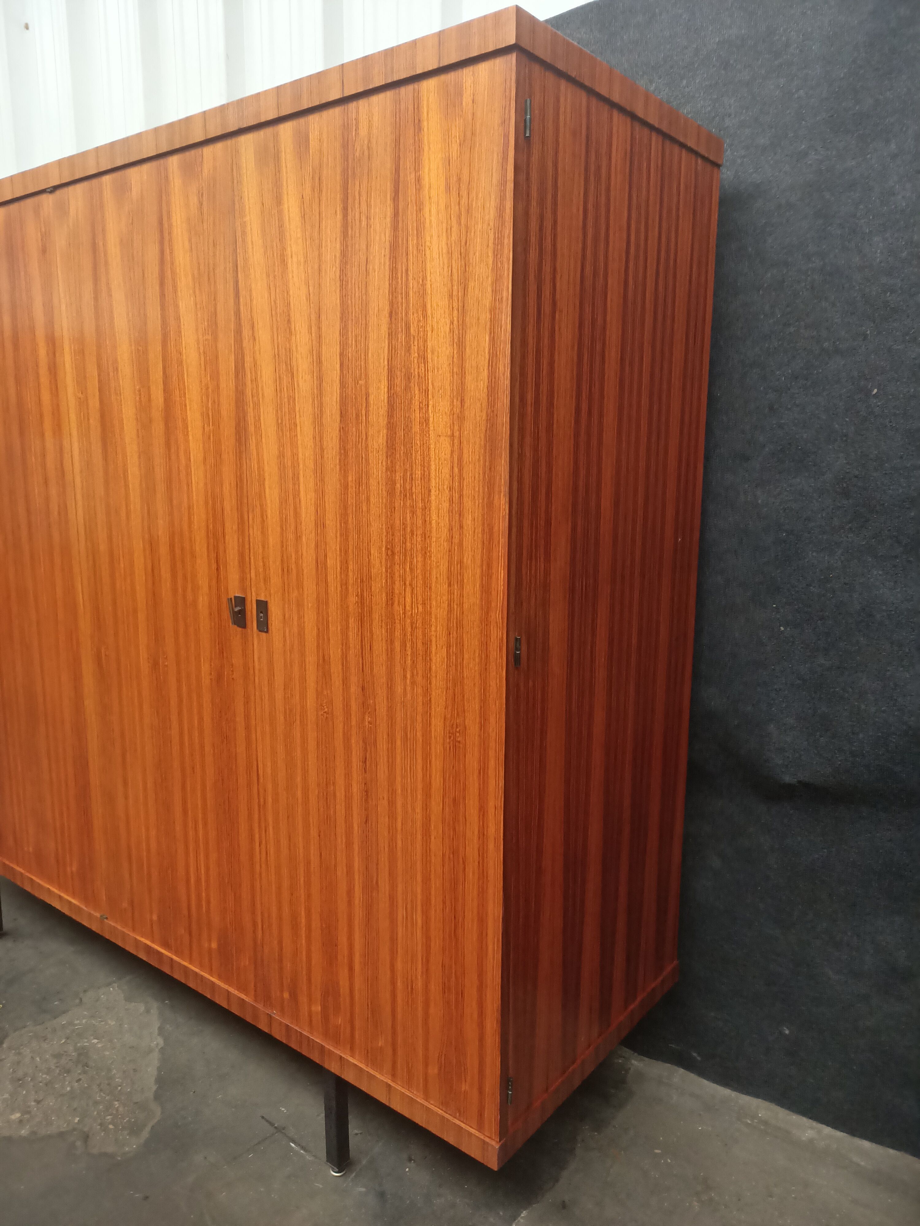 Wardrobe Gérard gueemonprez