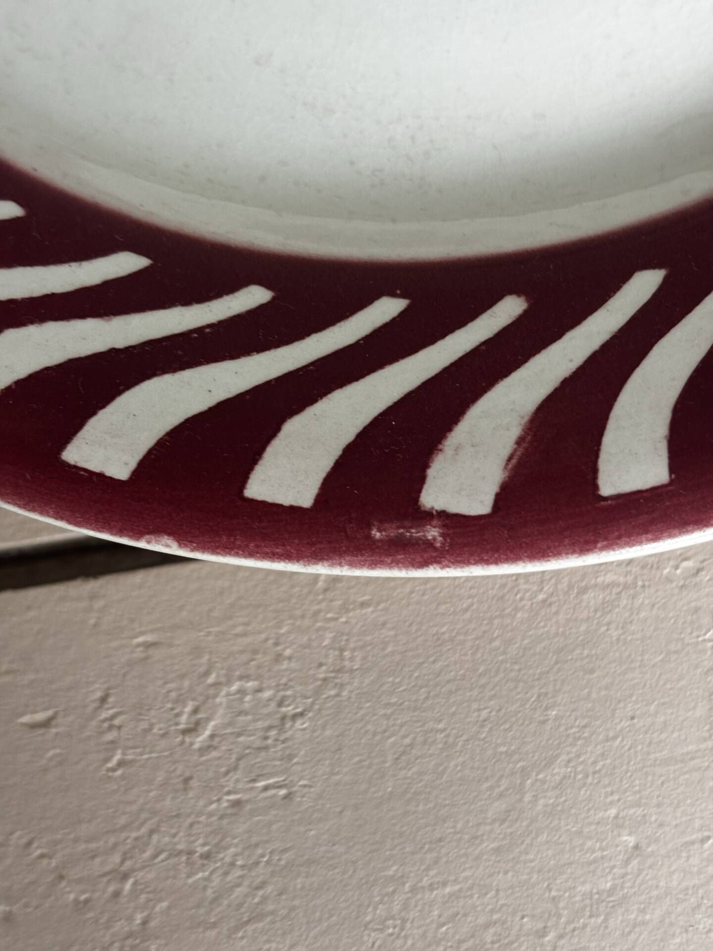 Old earthenware plate from Creil and Montereau, decoration 522.