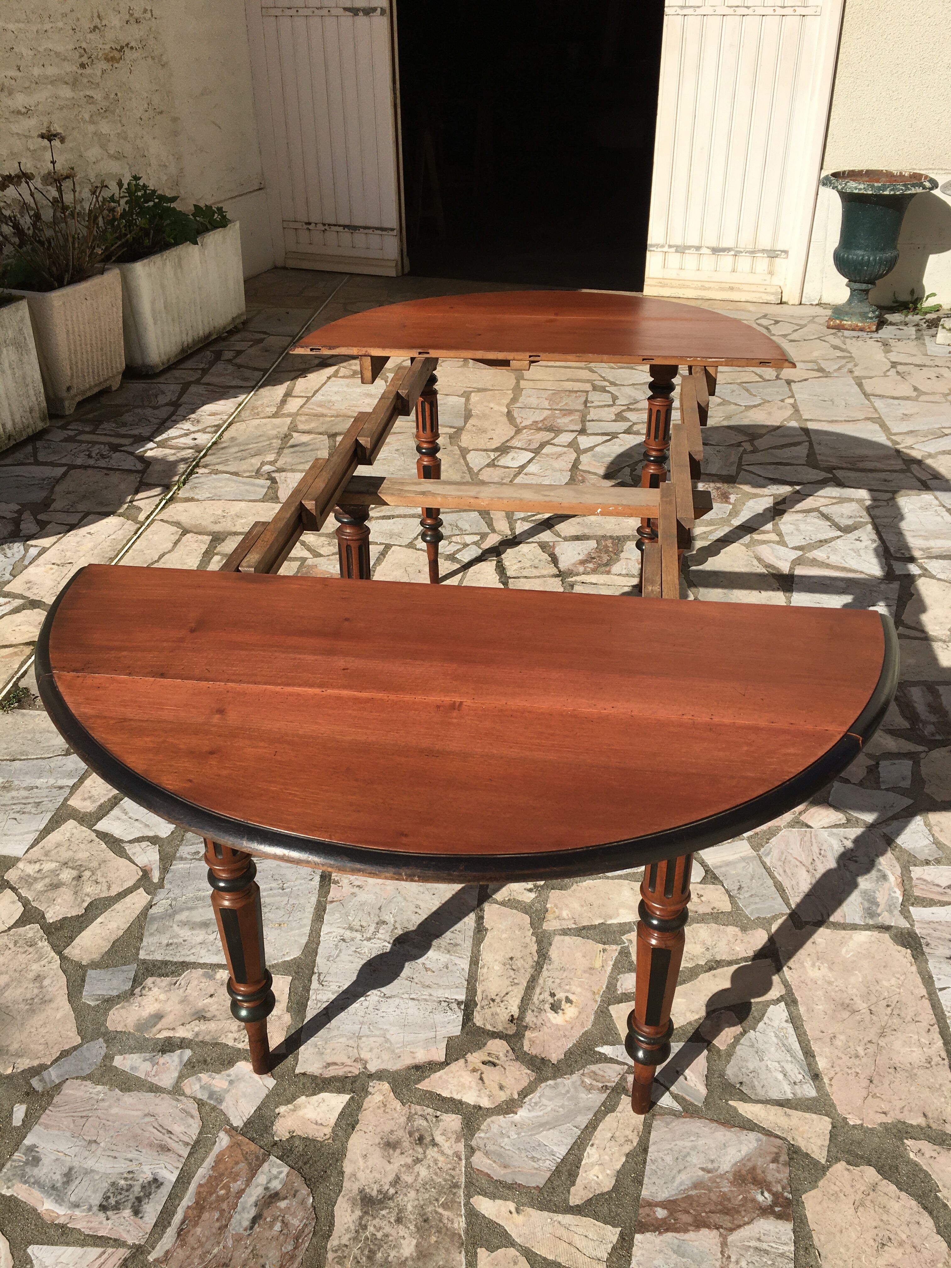 Round table 6 feet with solid mahogany extensions