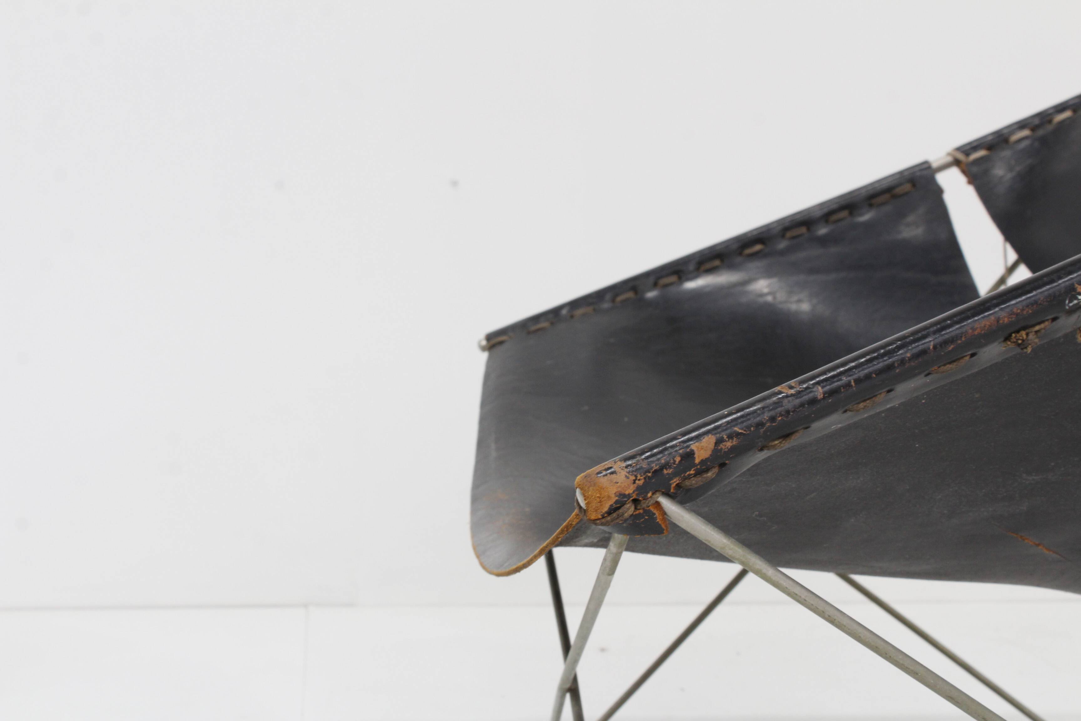 Chaise longue papillon Artifort F675