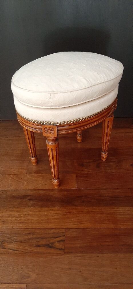 Louis XVI Style oval pouf with upholsterer seat cushion