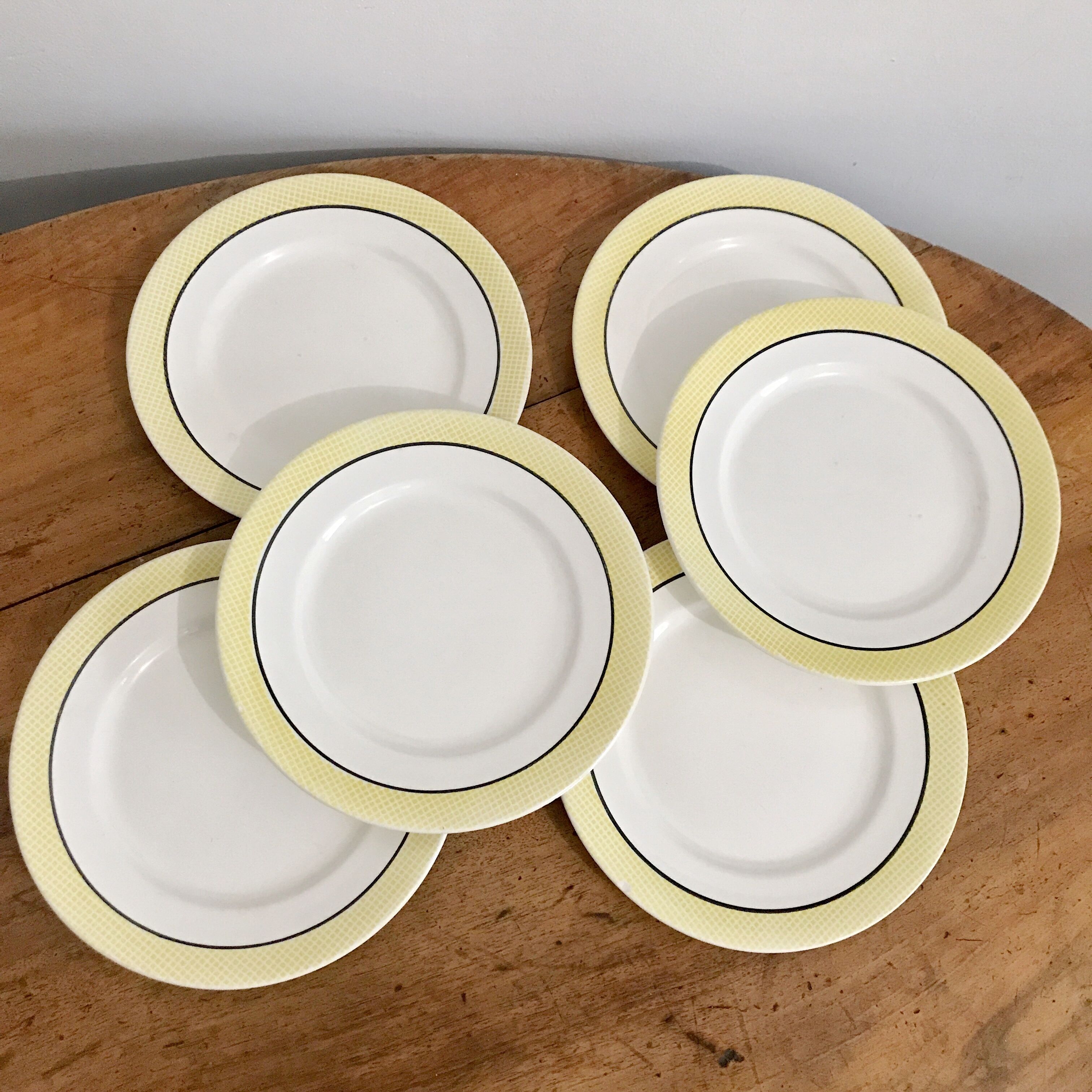 Vichy dessert plates