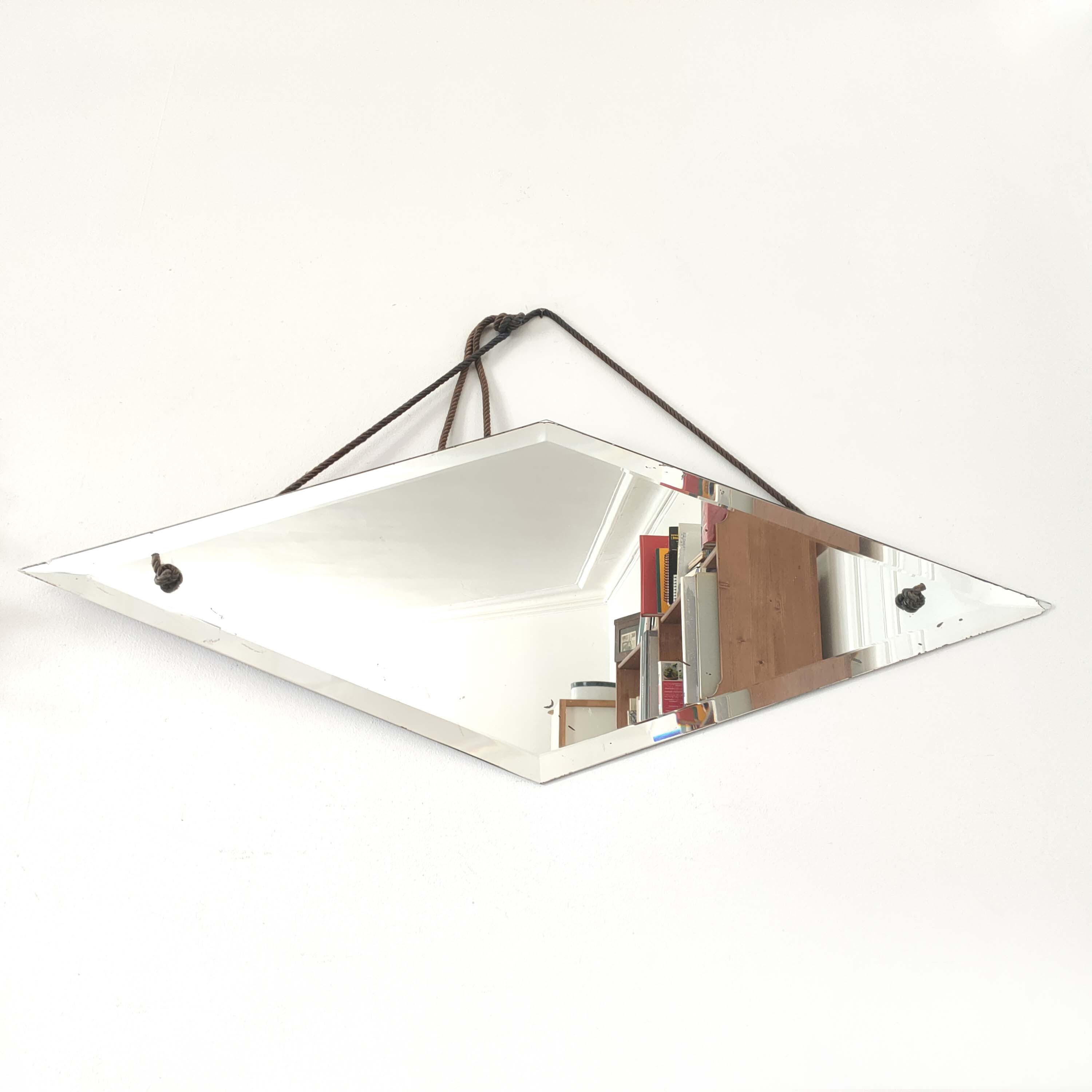 Beveled mirror diamond art deco