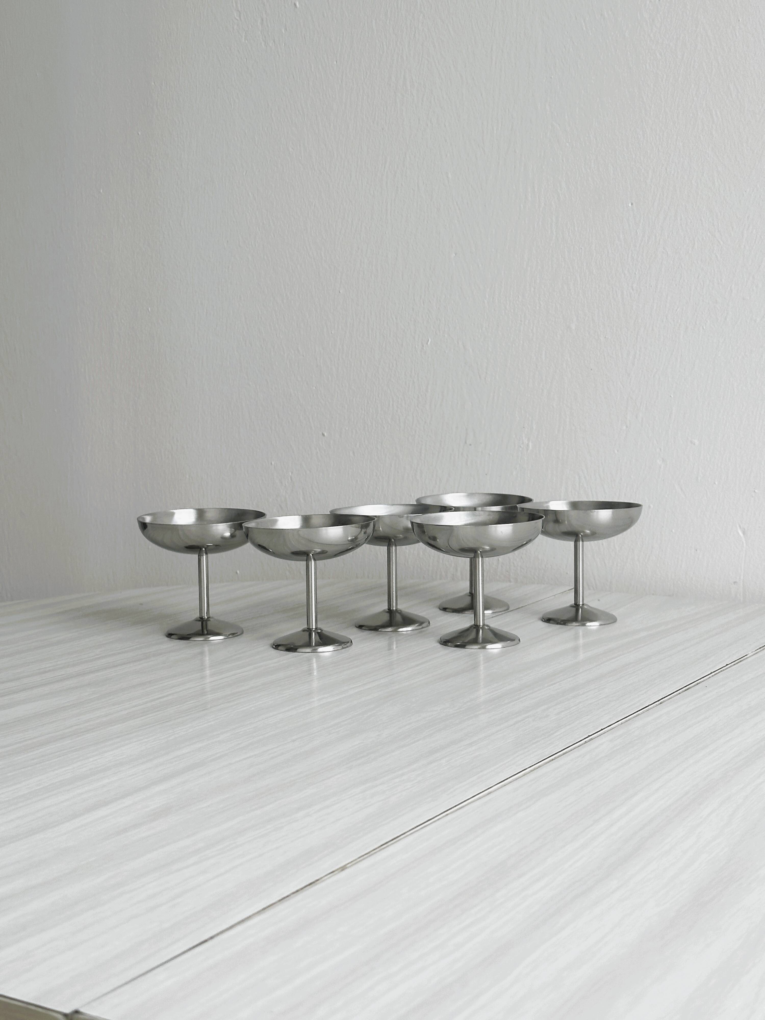 6 18/10 stainless steel dessert bowls