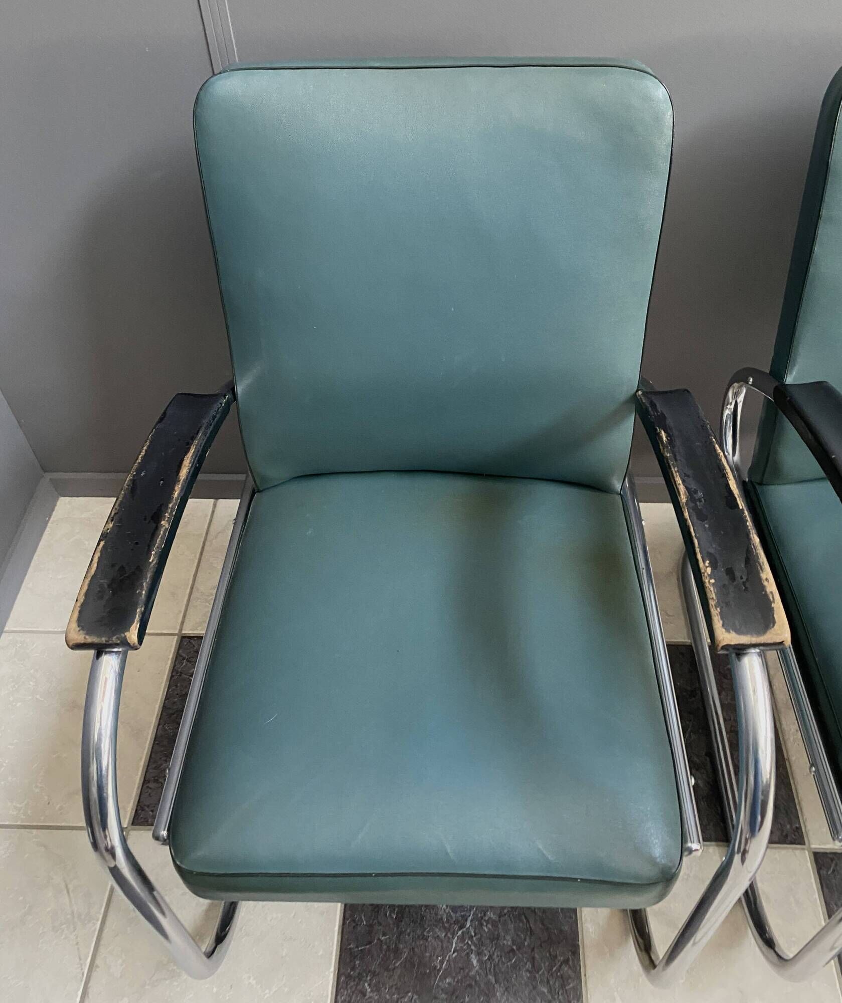 Set of 2 Green Mauser tubular chairs model RS7 Bauhaus 1930s