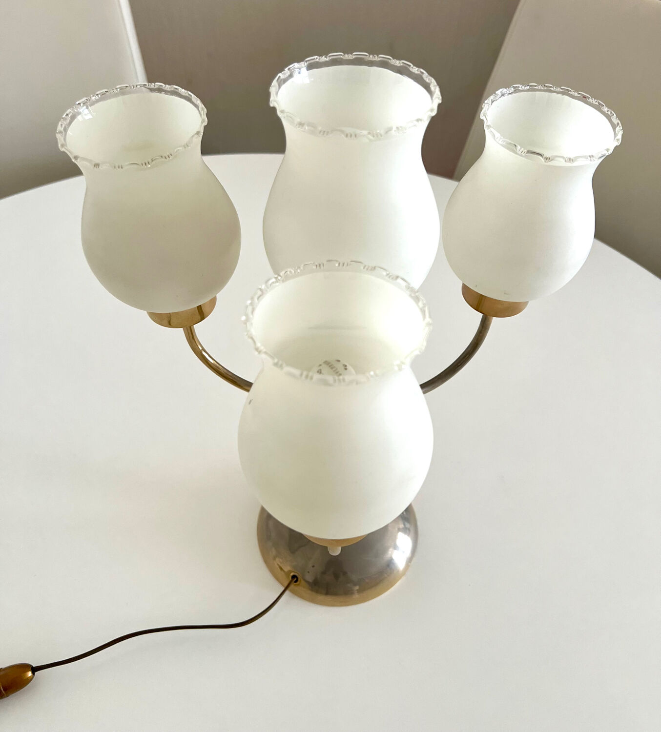 Vintage table lamp with 5 lights – frosted glass and gold metal