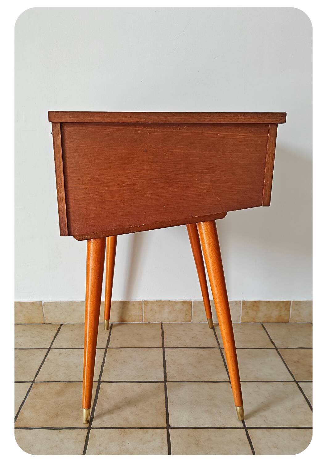 Bureau vintage compact