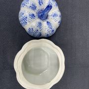 Chinese covered pot, box, jewelry box, pumpkin, white porcelain, China blue plant decor