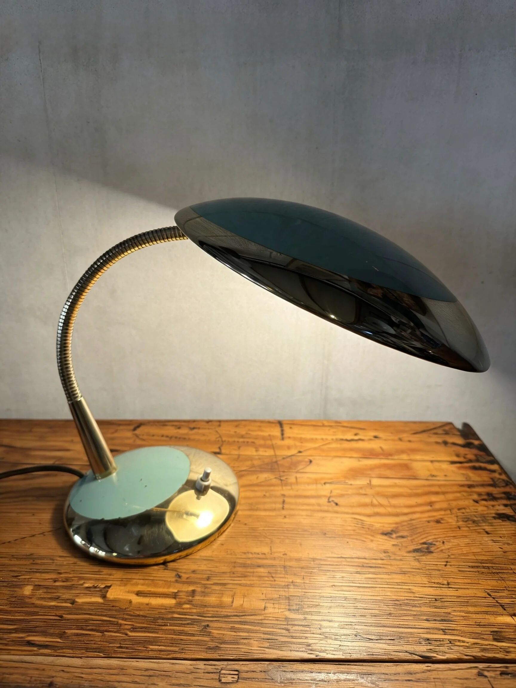 Lampe de table à col de cygne des années 1950 par Hala