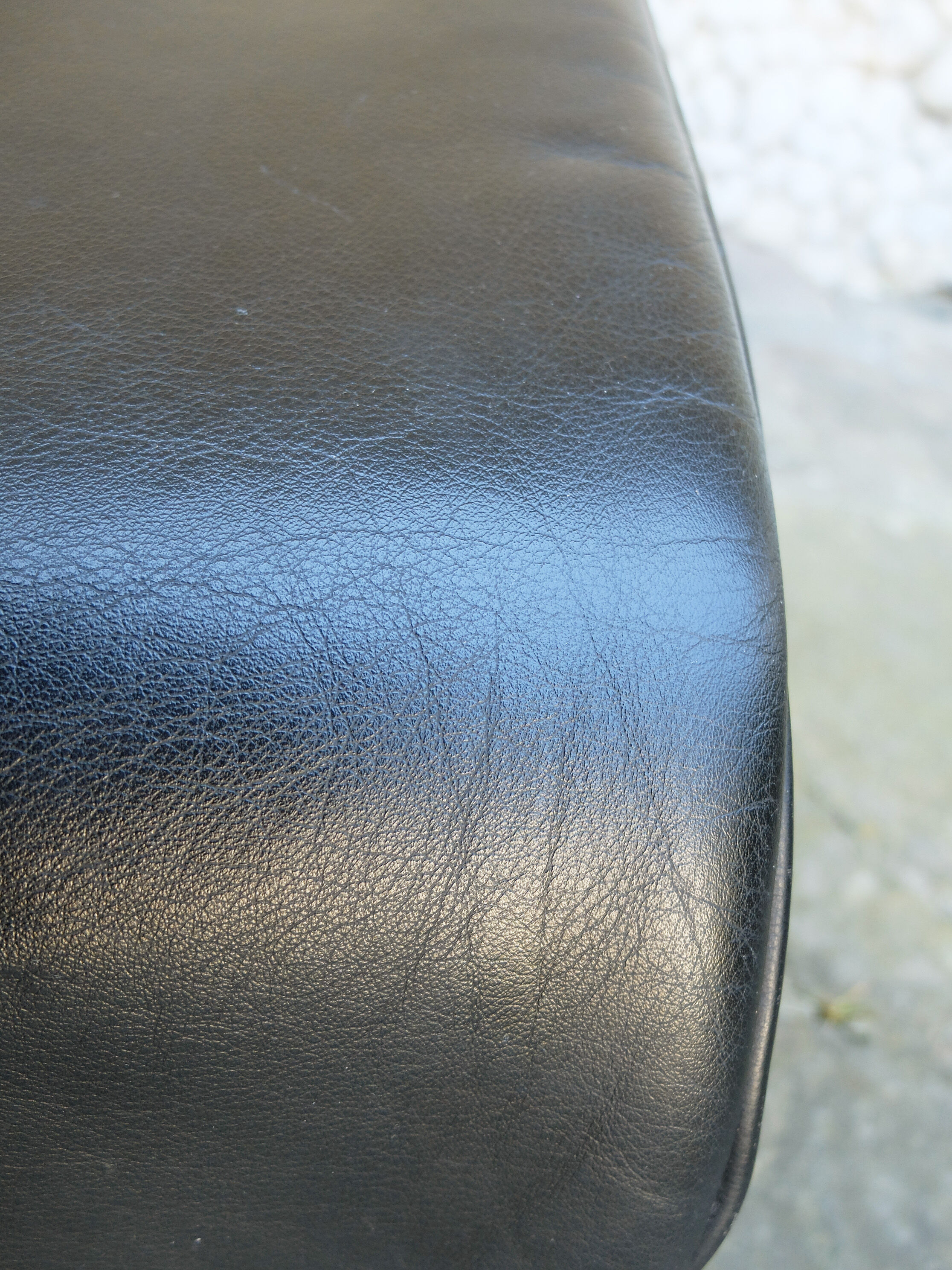 Chaise-longue LC4 par Le Corbusier Perriand Jeanneret pour Cassina