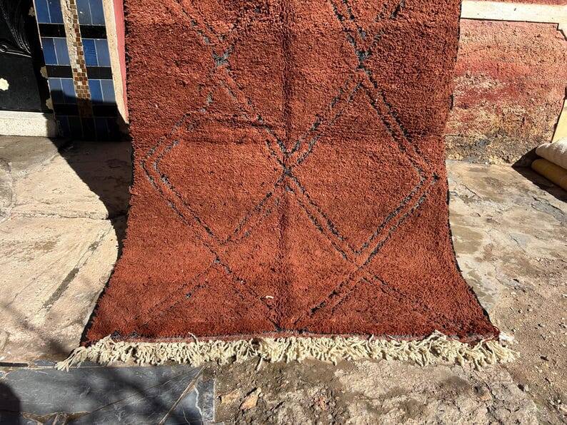 Traditional Beni Ourain Berber rug with brown patterns, 150/250 cm.
