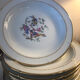 24 assiettes porcelaine fine