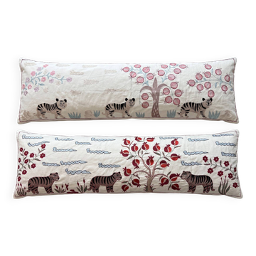 Set of 2 embroidered decorative cushion covers 45x138 cm