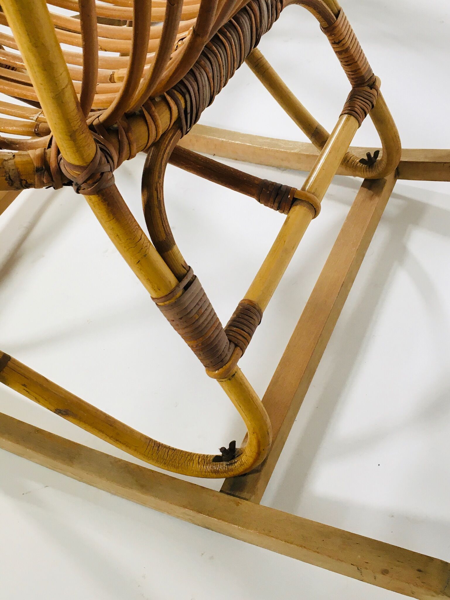 Fauteuil à bascule en bambou, France 1960
