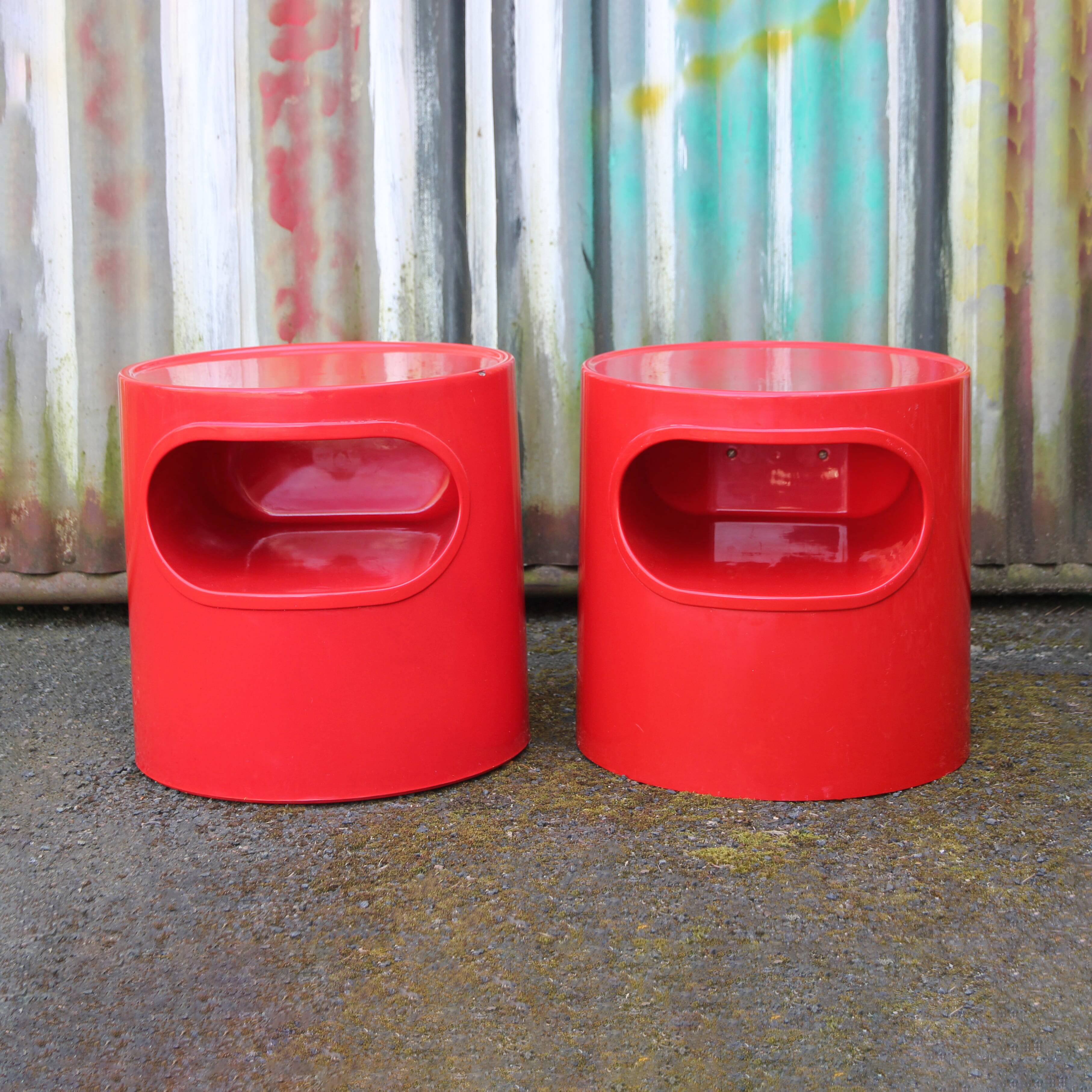 Pair of red Giano Vano bedside tables / side tables by Emma Gismondi for Artemide