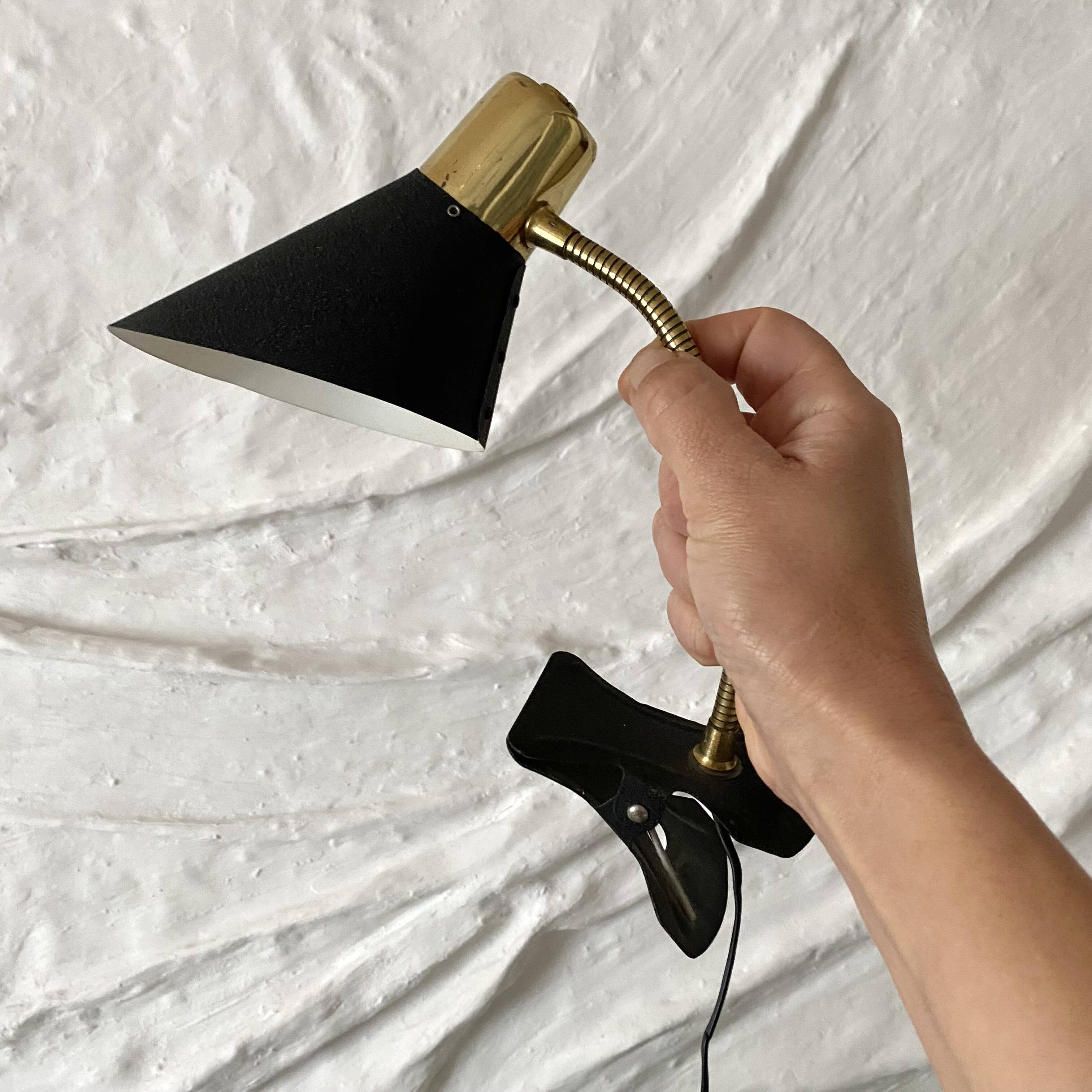 Diabolo lamp, articulated clamp lamp from the 1960s.