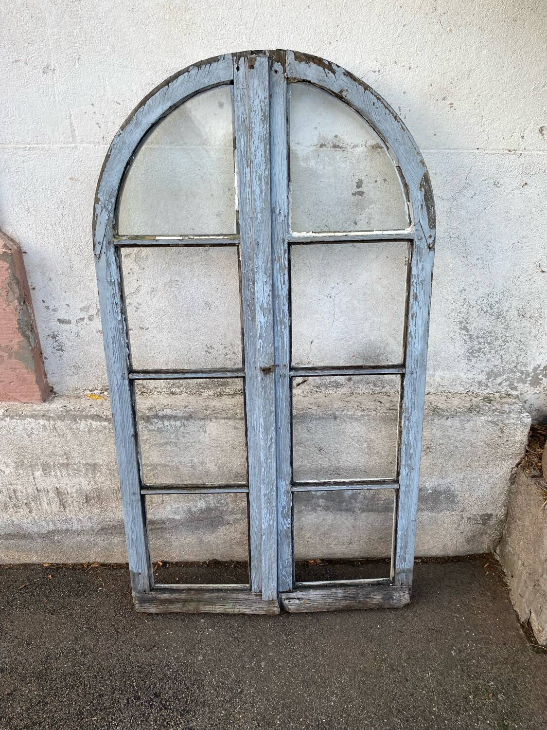 Arch window frame