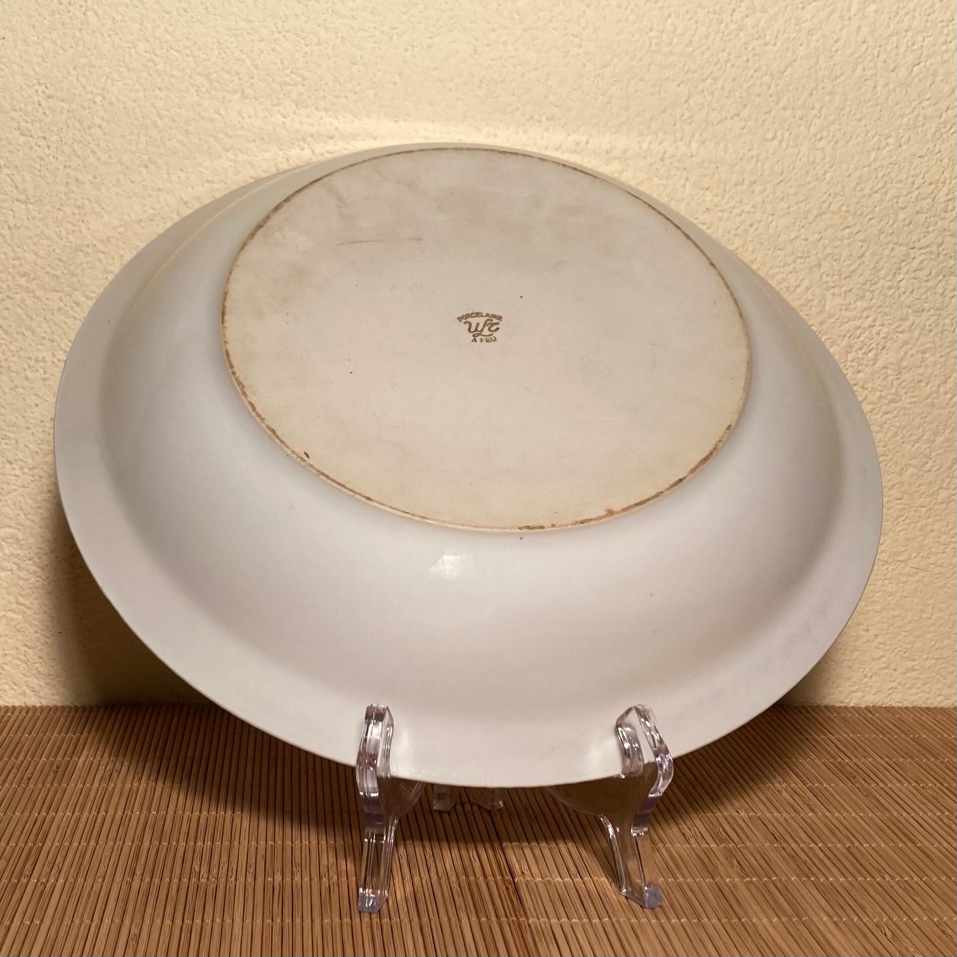 Plat creux porcelaine à feu décor légumes liseré doré - années 60