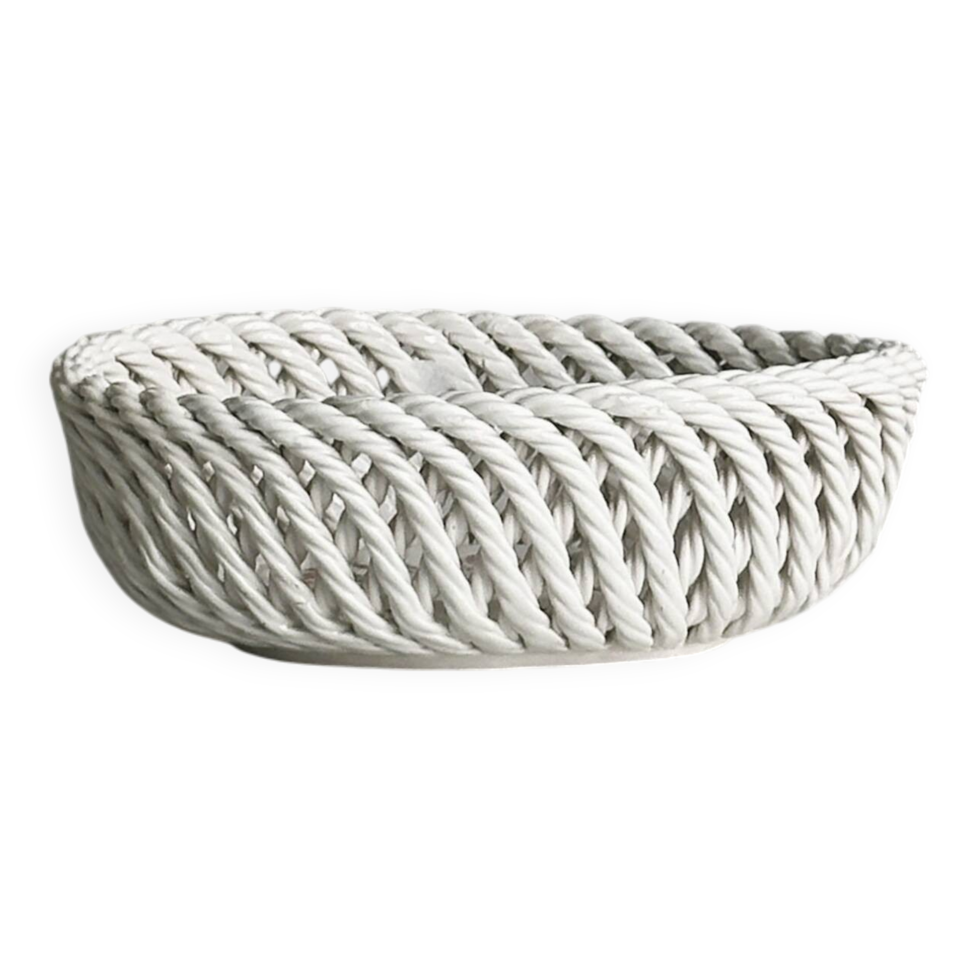 Small twisted porcelain bowl