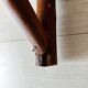 Petite table d'appoint ancienne en bambou et bois