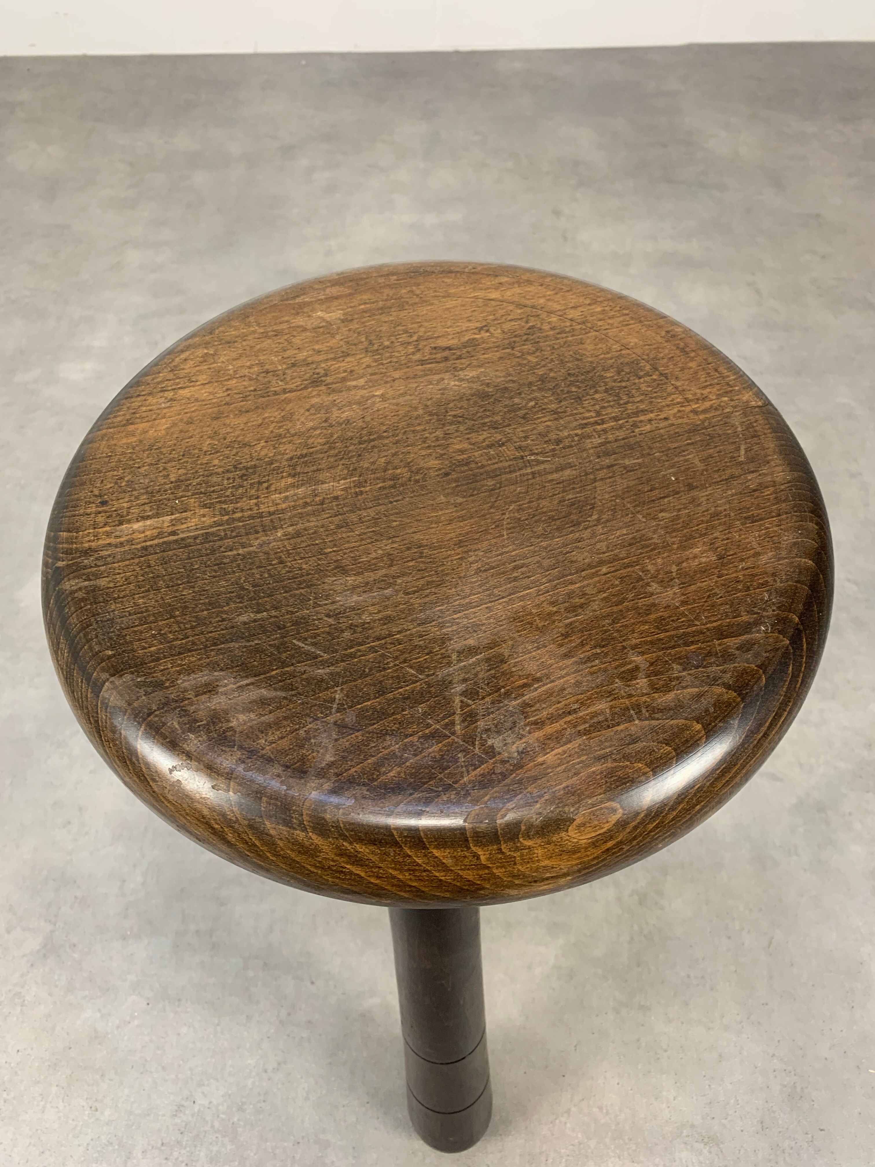Tabouret tripode pieds massue, bois