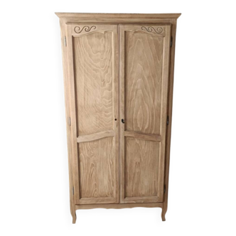 Armoire parisienne
