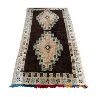 Ancient Berber rug 110x190