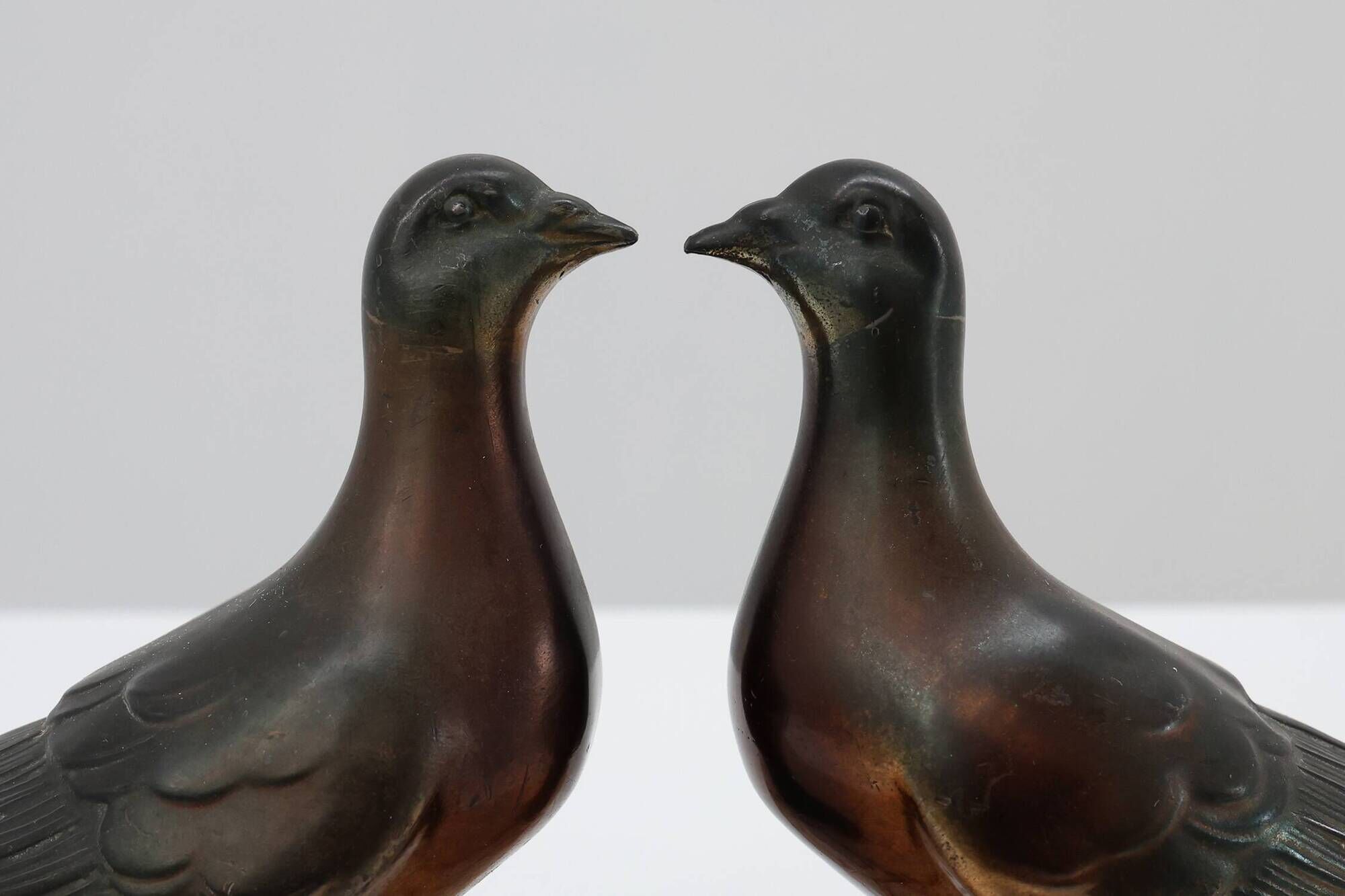 Pair of Art Deco marble and bronze “Dove” bookends, France 1930s