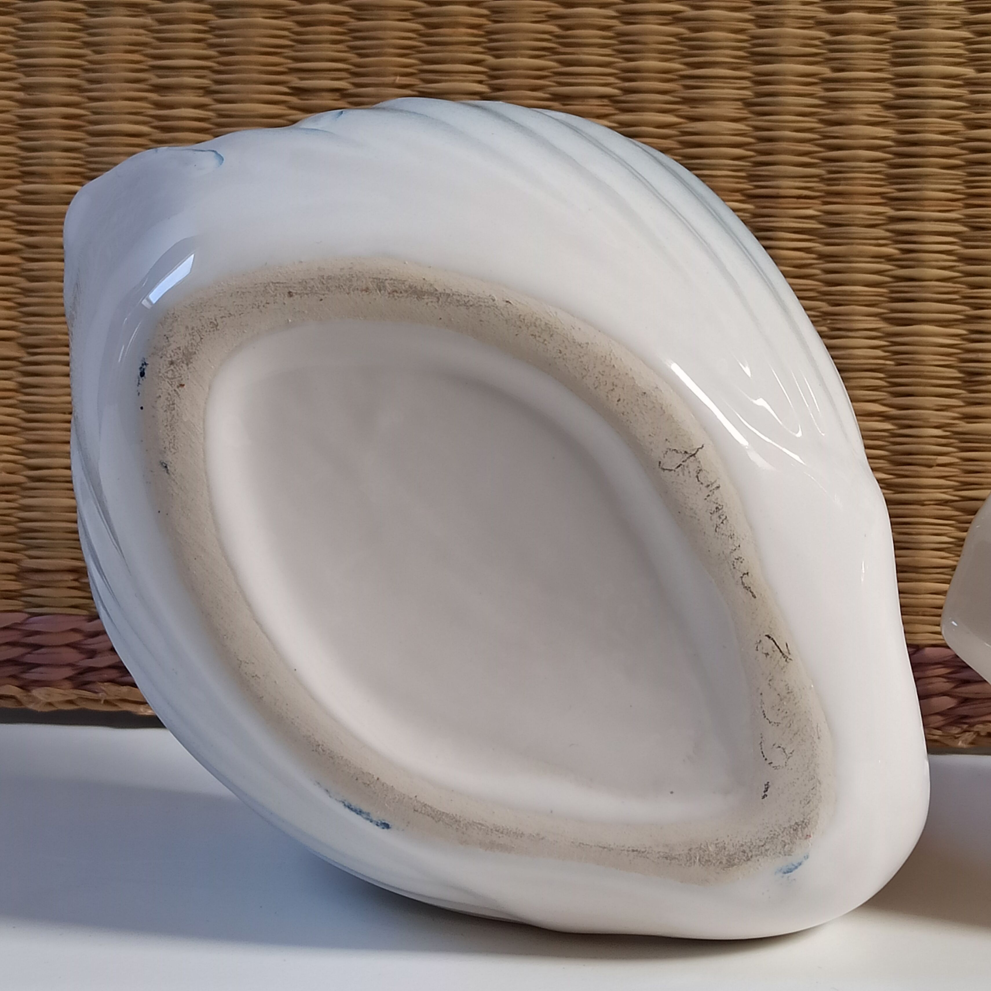 Vintage ceramic swans 80s