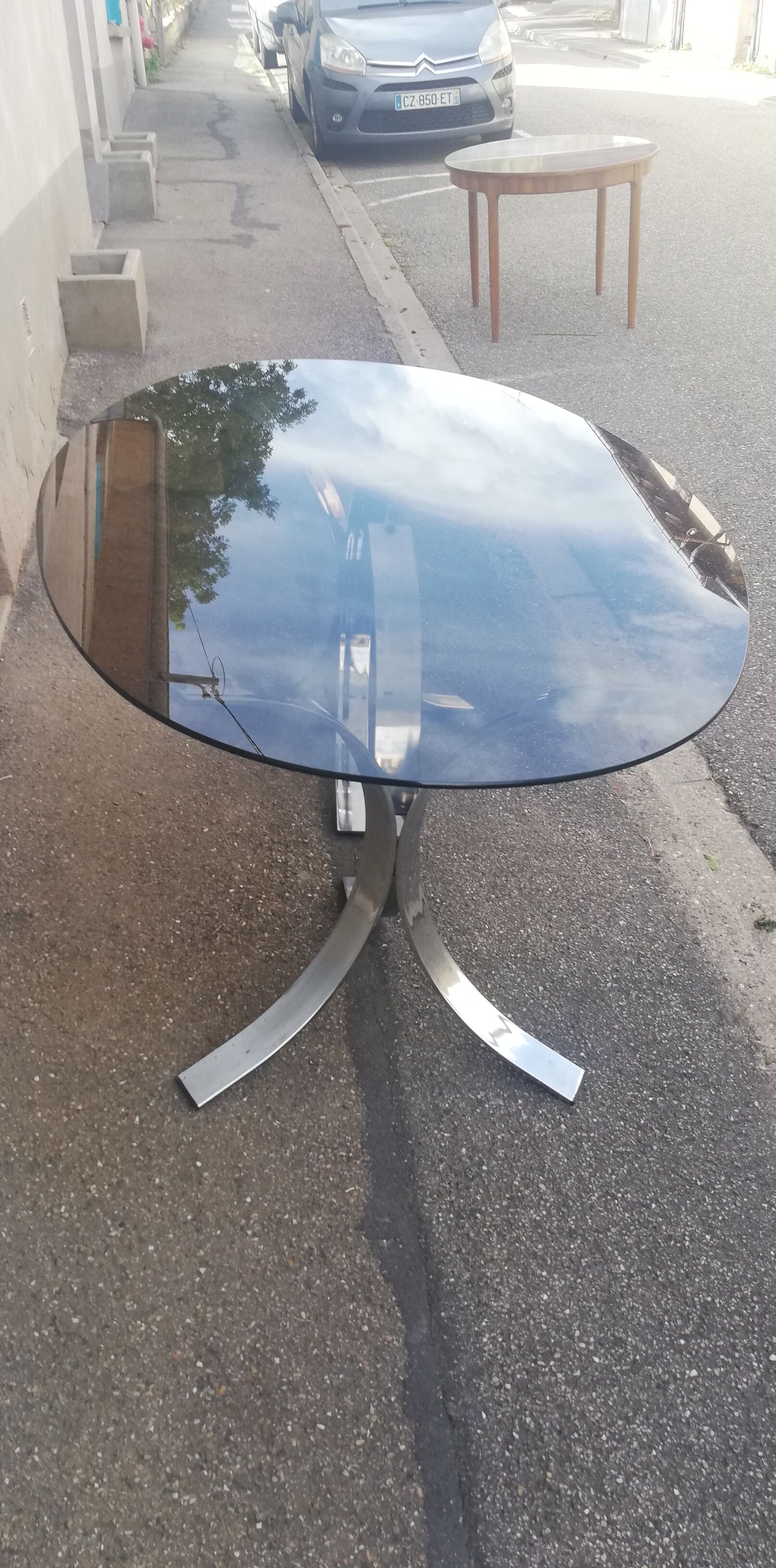 Table ovale vintage chrome et verre fumé