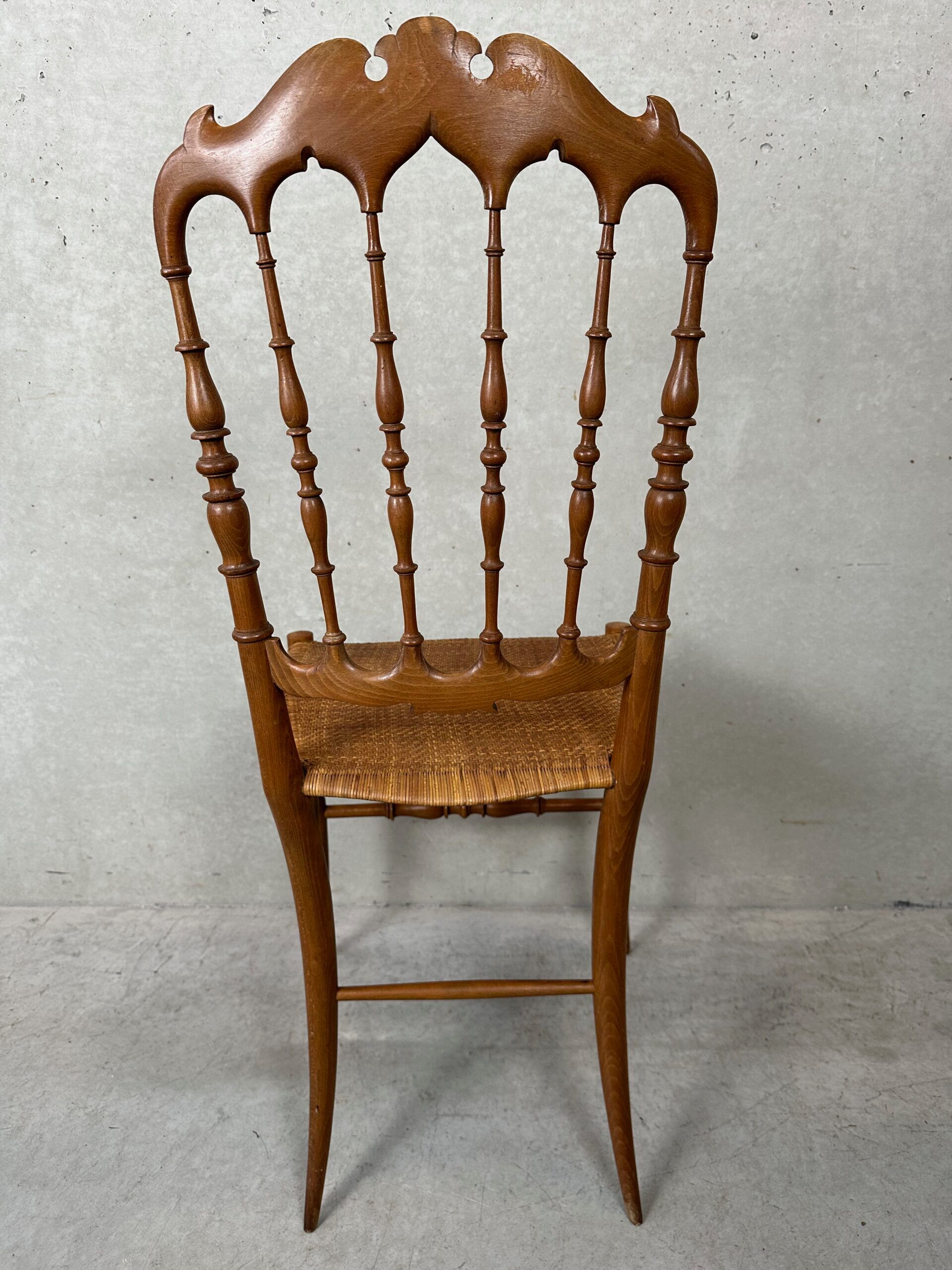 2 chaises Chiavari vintage originales – en bois