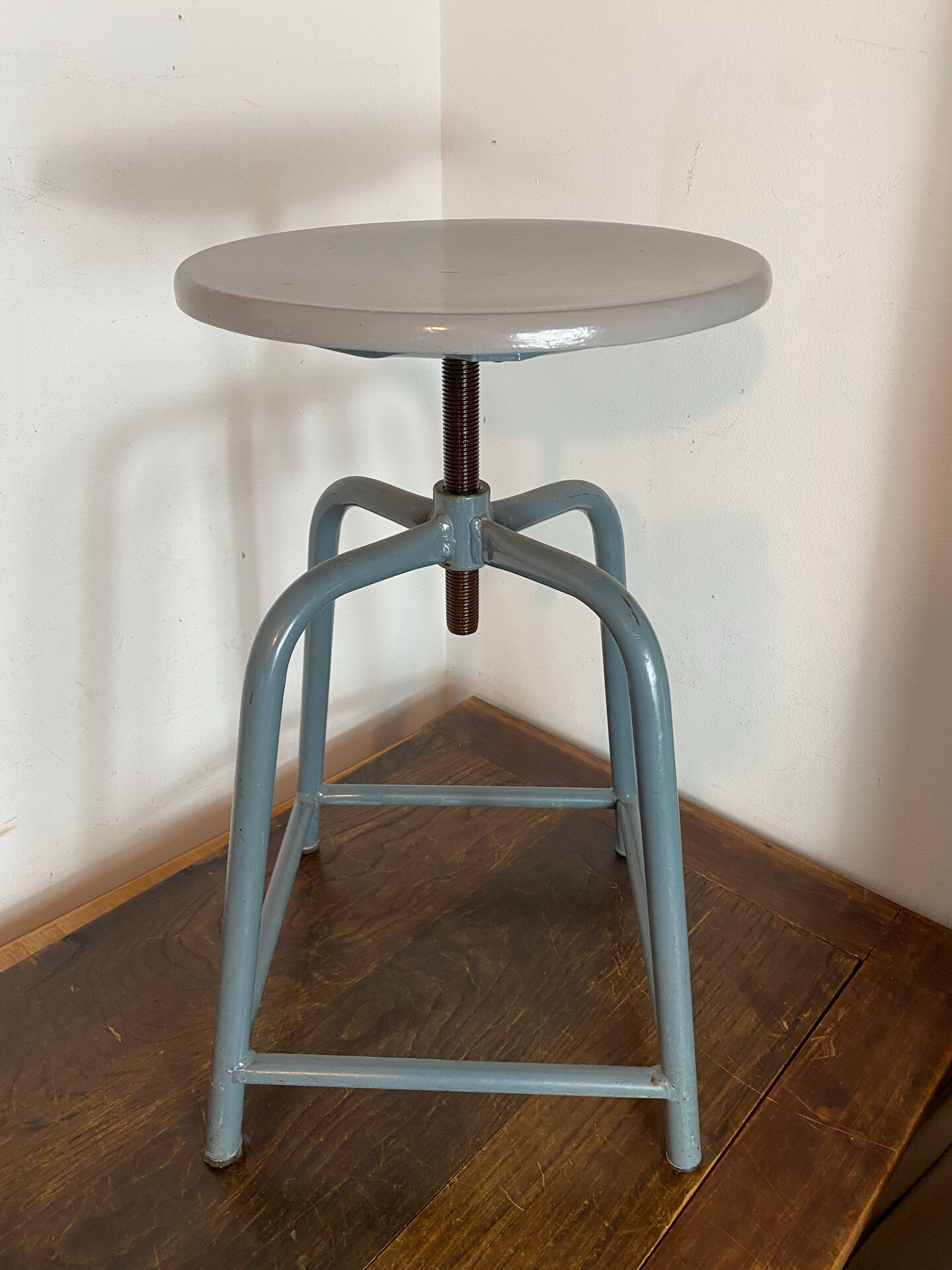Adjustable height metal and wood workshop stool