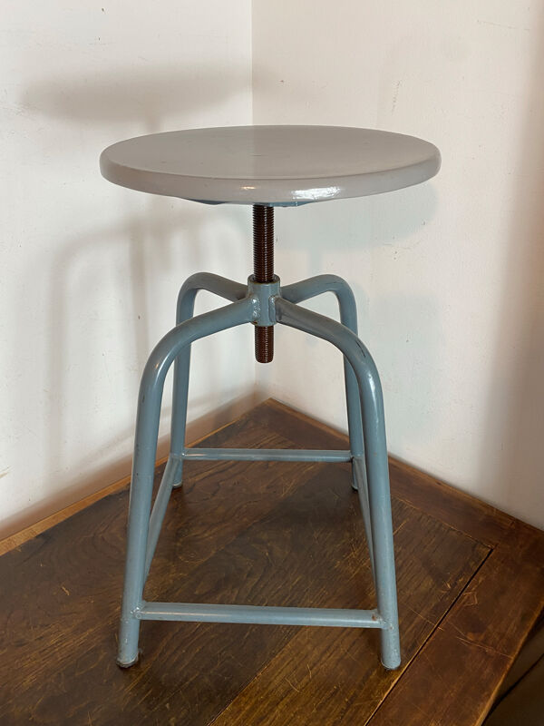 Tabouret d’atelier en métal et bois réglable en hauteur