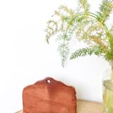 Empty pocket, soap holder wall