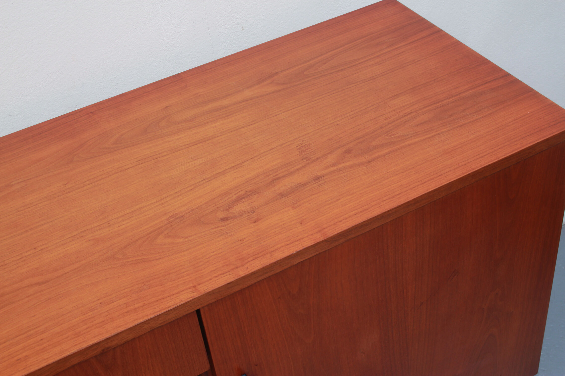 1960s sideboard in walnut with bar case