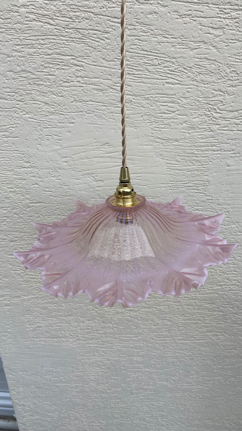 Vintage flower pendant lamp in pink glass