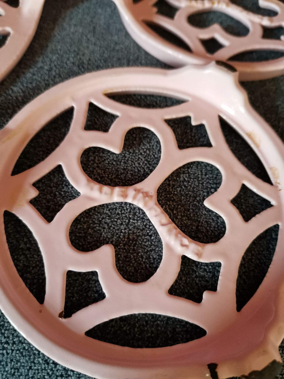 Cast iron pink underplate