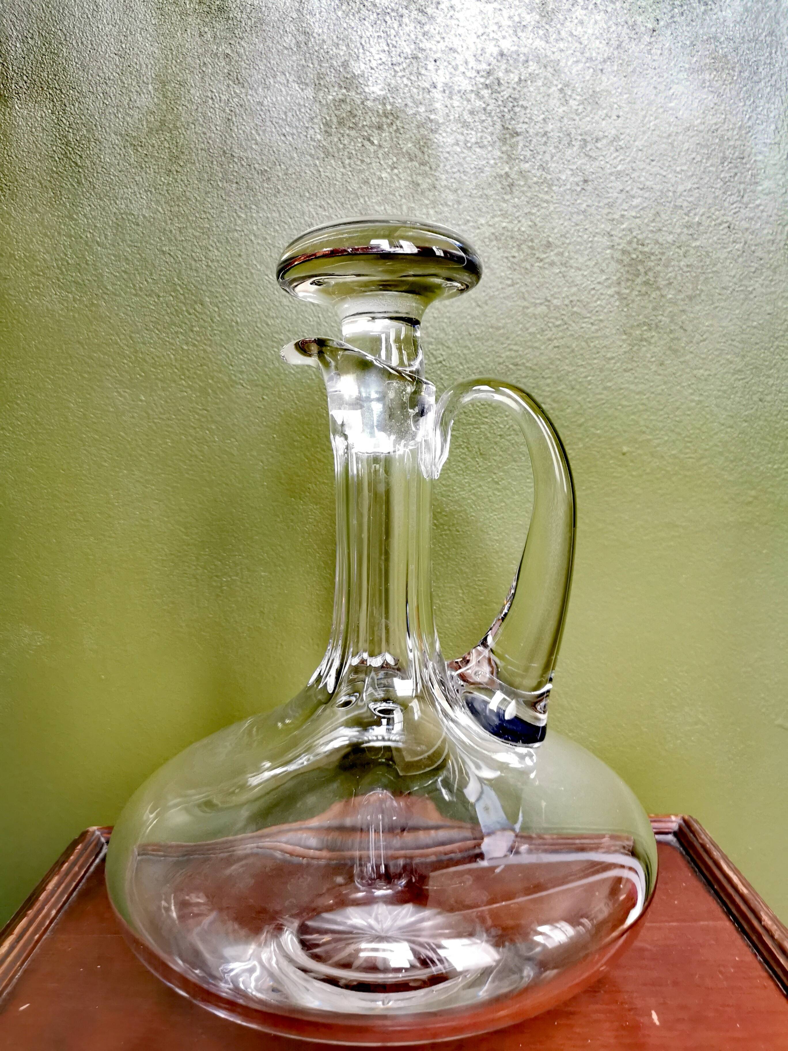 Wine carafe