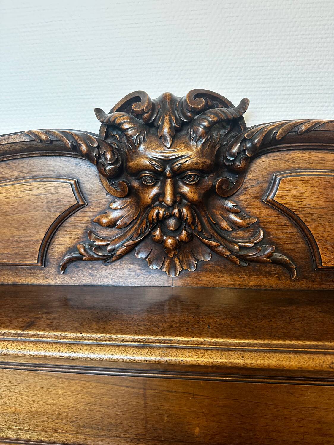 Two-part Renaissance-style buffet - Solid oak & marble, late 19th century