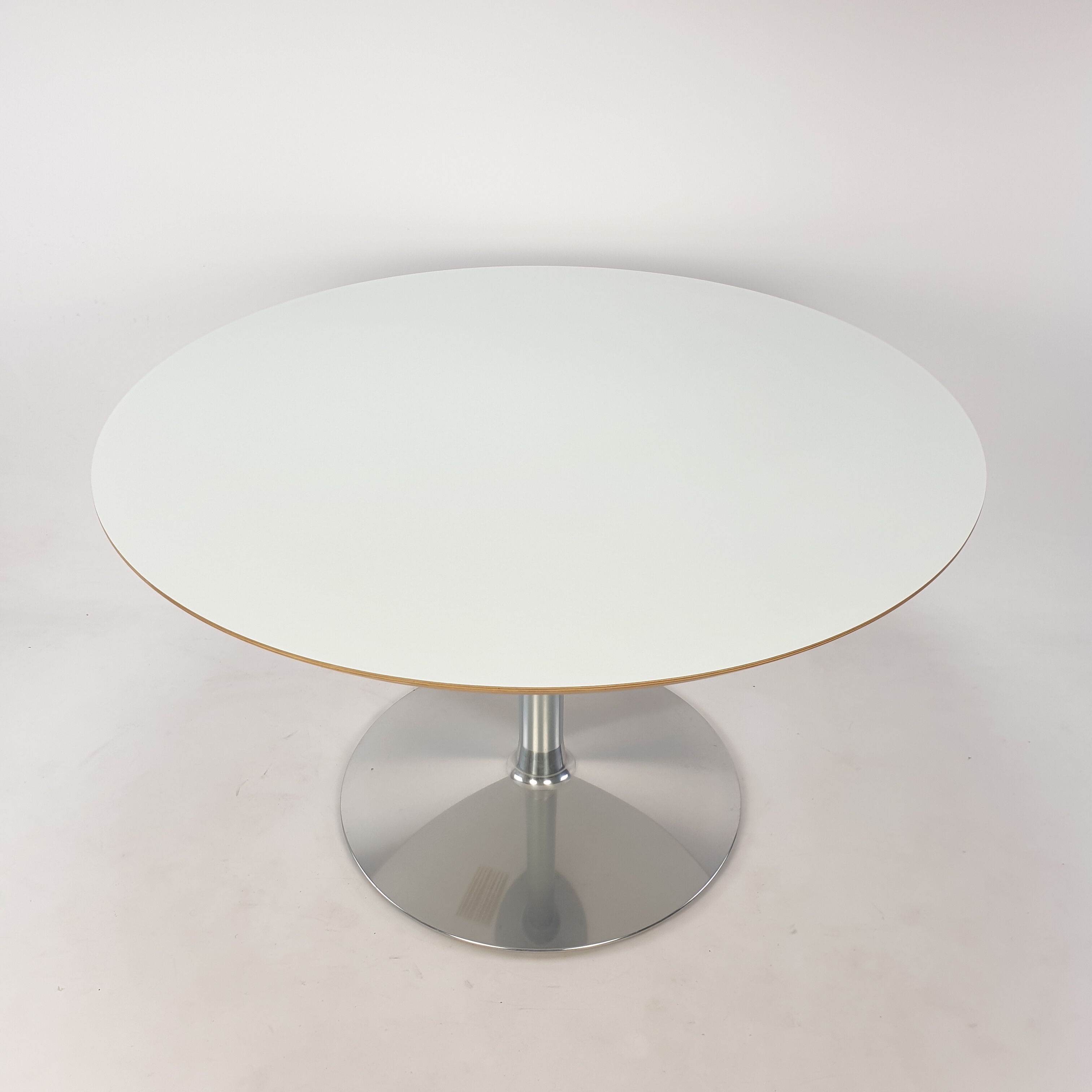 Round dining table by Pierre Paulin for Artifort, 1980