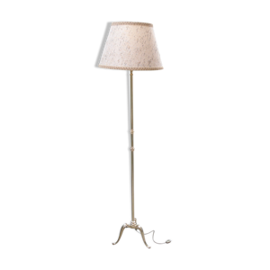 Lampadaire neo classique tripode