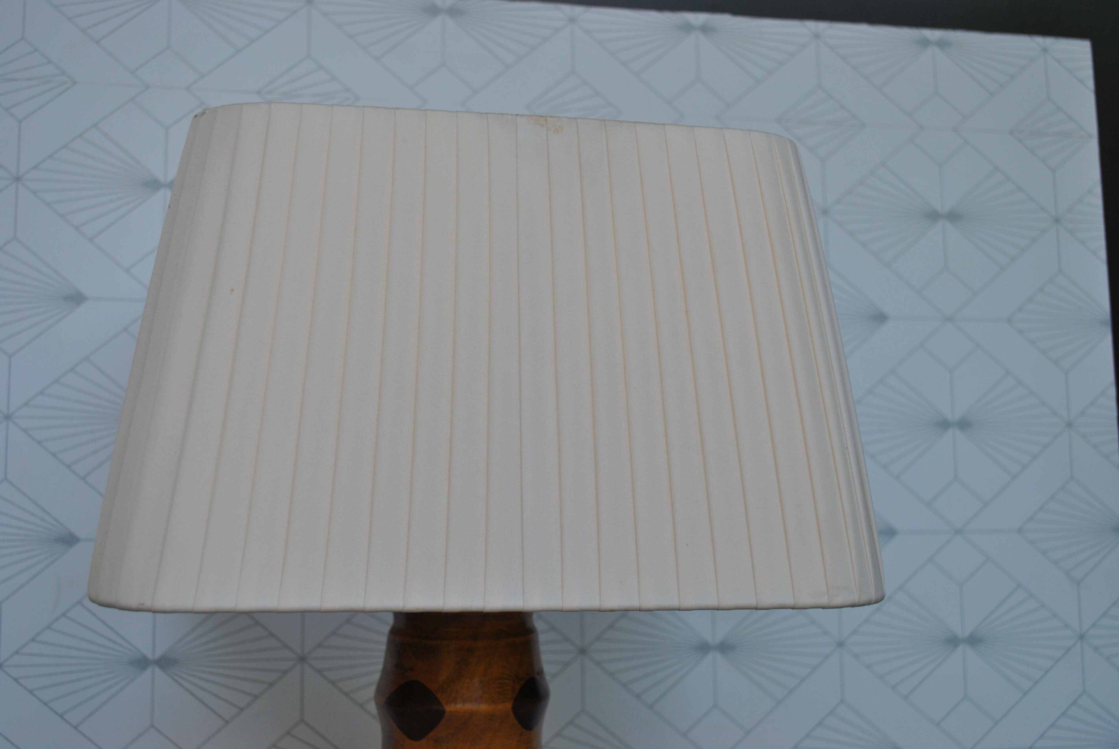 Scandinavian lamp in teck 1970