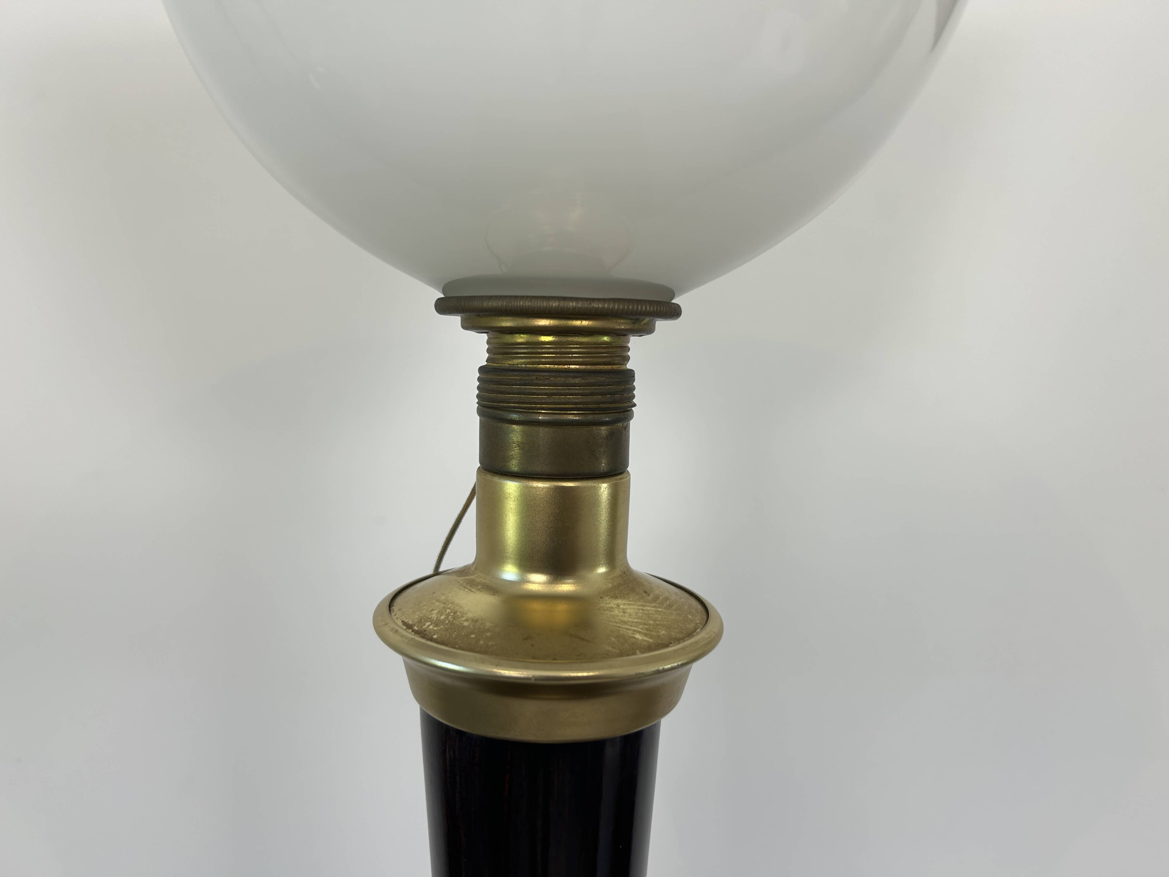 Lampe de bureau mazda de style art deco par lita