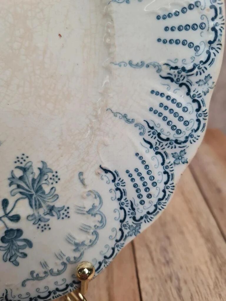 Antique plate Saint-Amand & Hamage Regency model – blue lace decoration