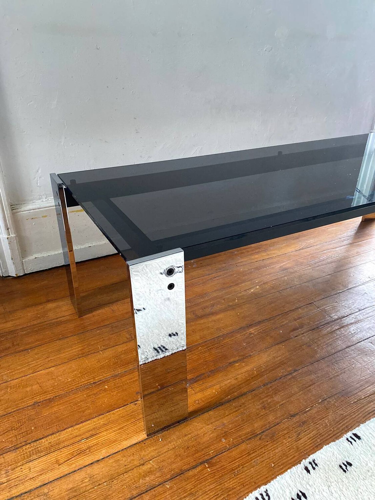 Table basse rectangulaire Italienne en verre fumé vintage 1970