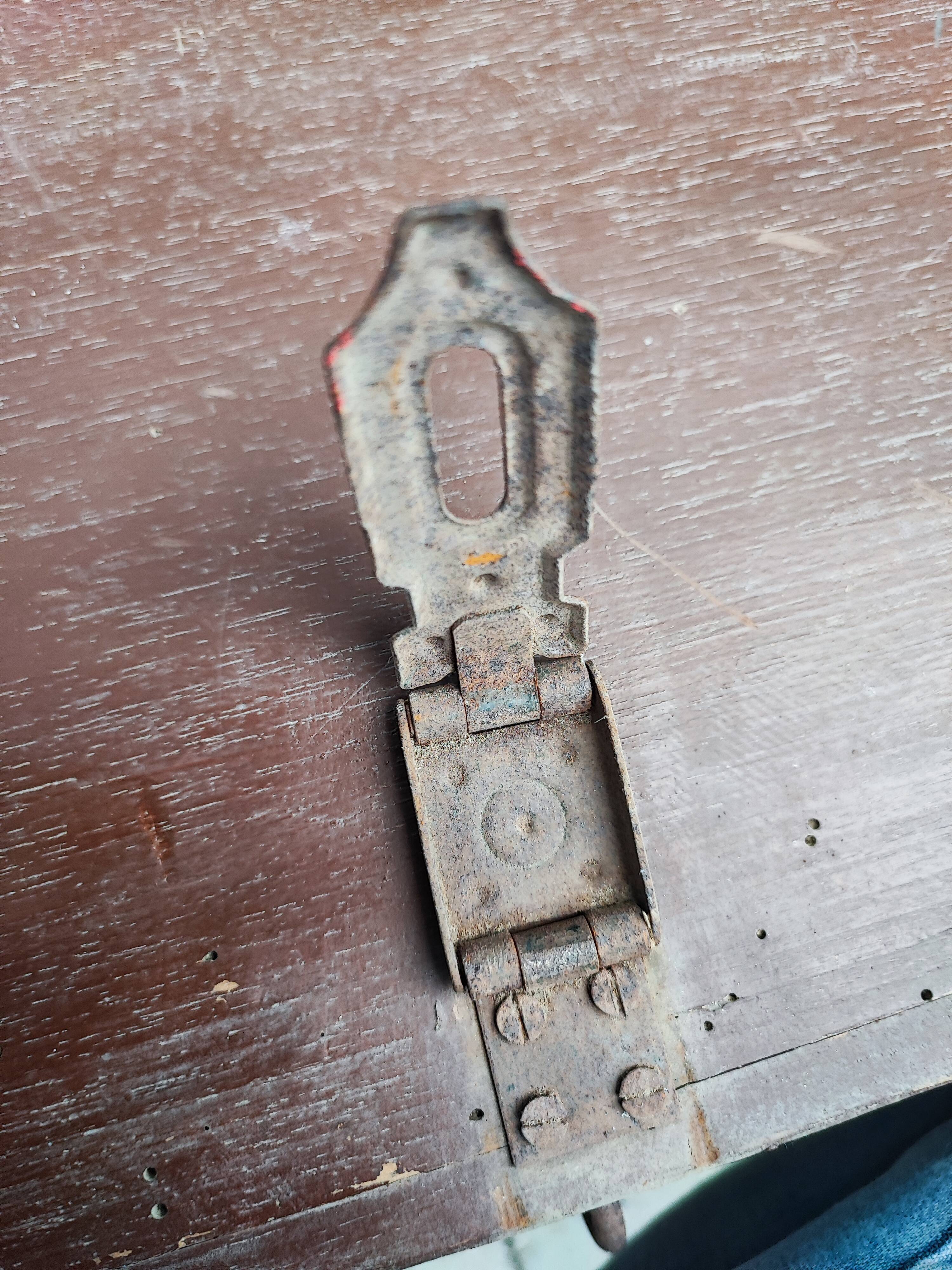 Wooden travel trunk chest