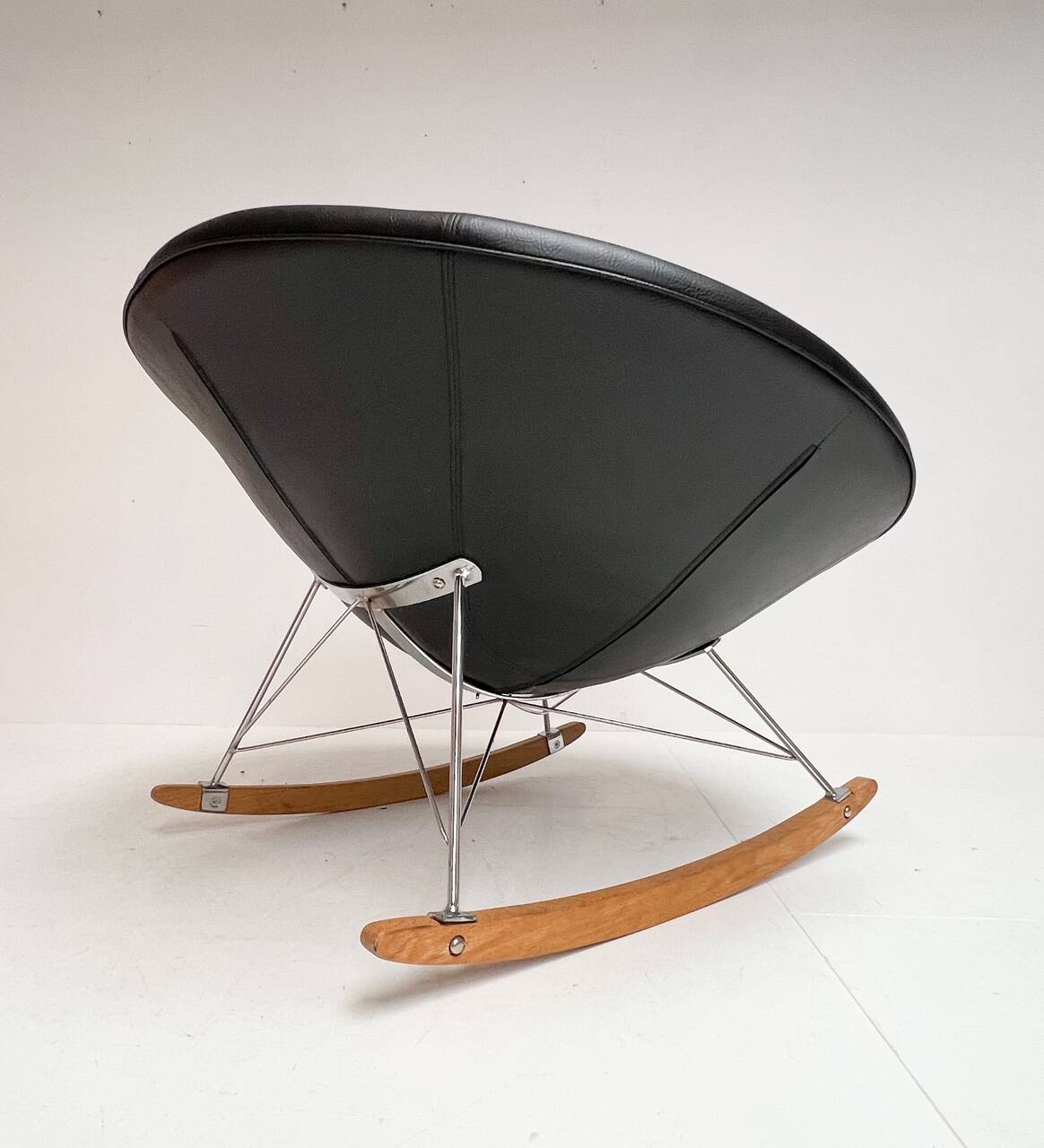 Donut design rocking chair, after 2000