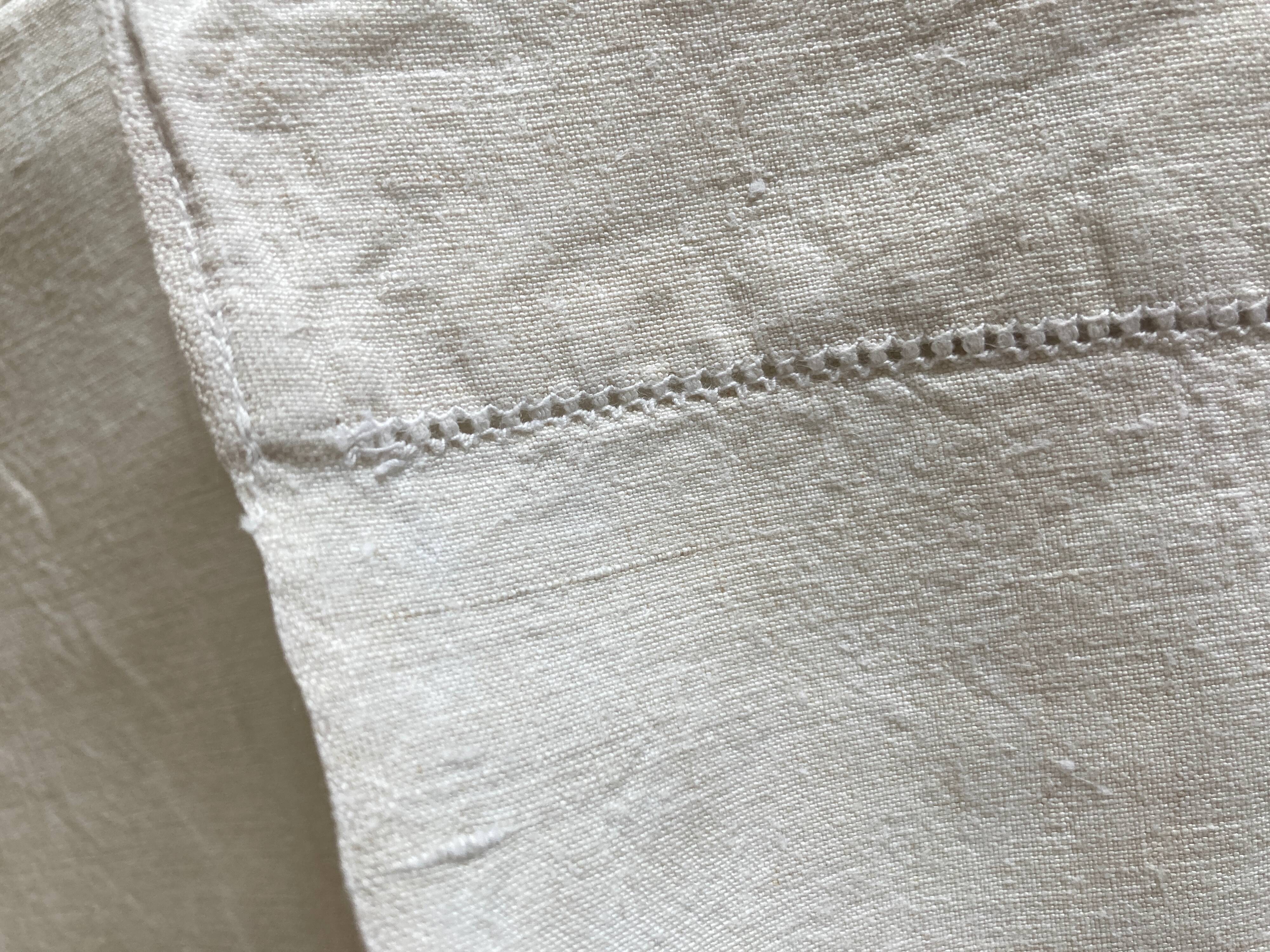 Reserve sheet in un embroidered raw linen yarn